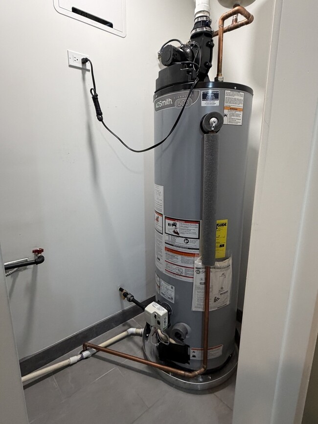 Building Photo - 2109 S Ashland Ave