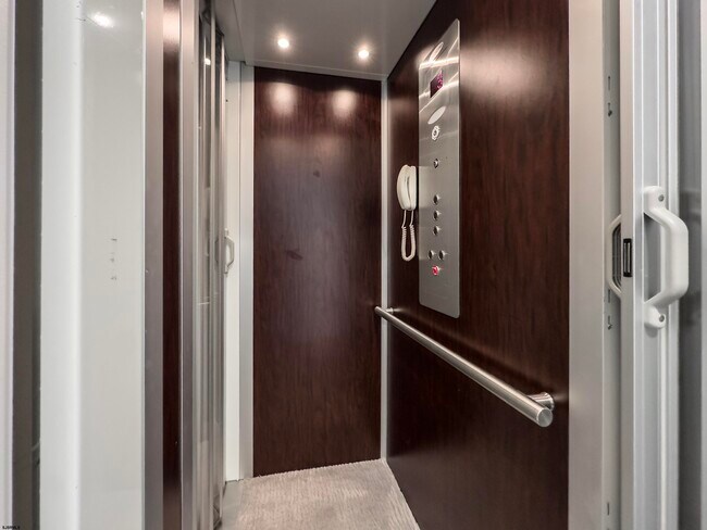 Building Photo - 9416 Amherst Ave