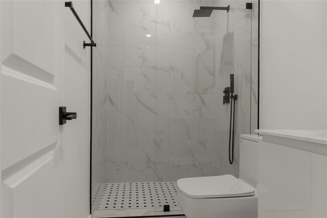 Building Photo - 2724 SW 34th Ct