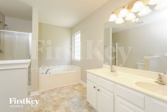 Building Photo - 5313 Silverbrook Dr