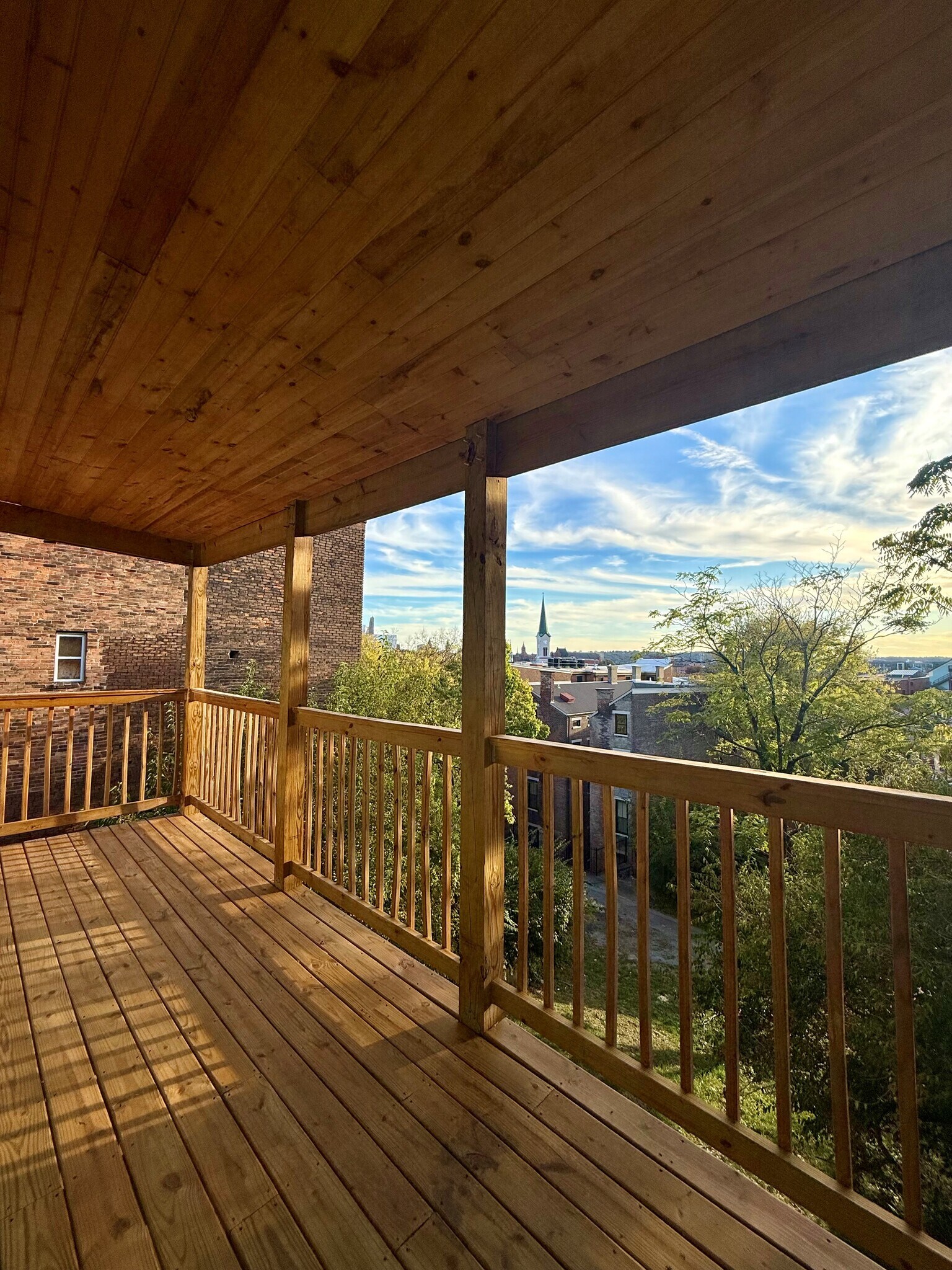 Building Photo - 39 E Clifton Ave