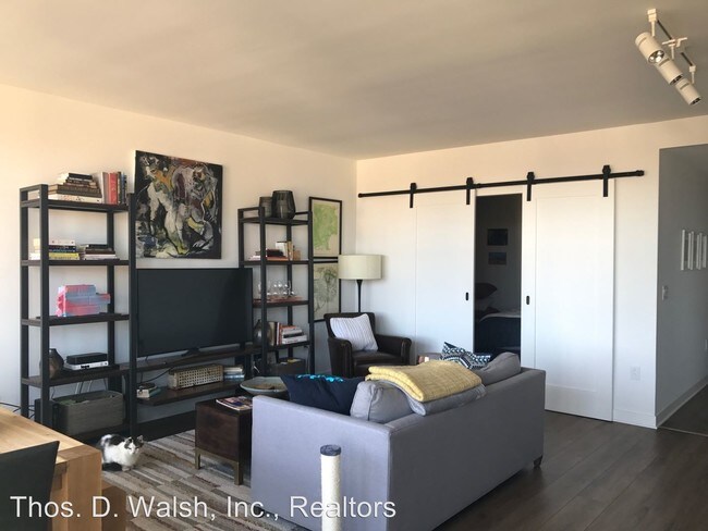 Building Photo - 807 V St NW