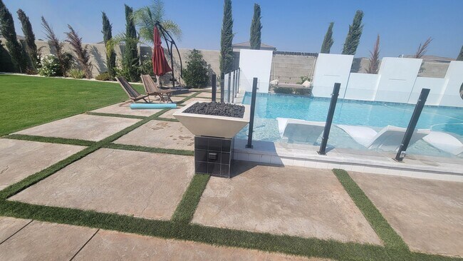 Building Photo - 3701 Parterre Ct