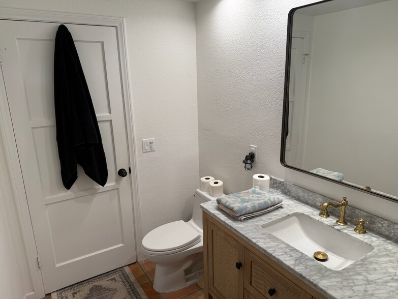 Building Photo - 5408 Morella Ave