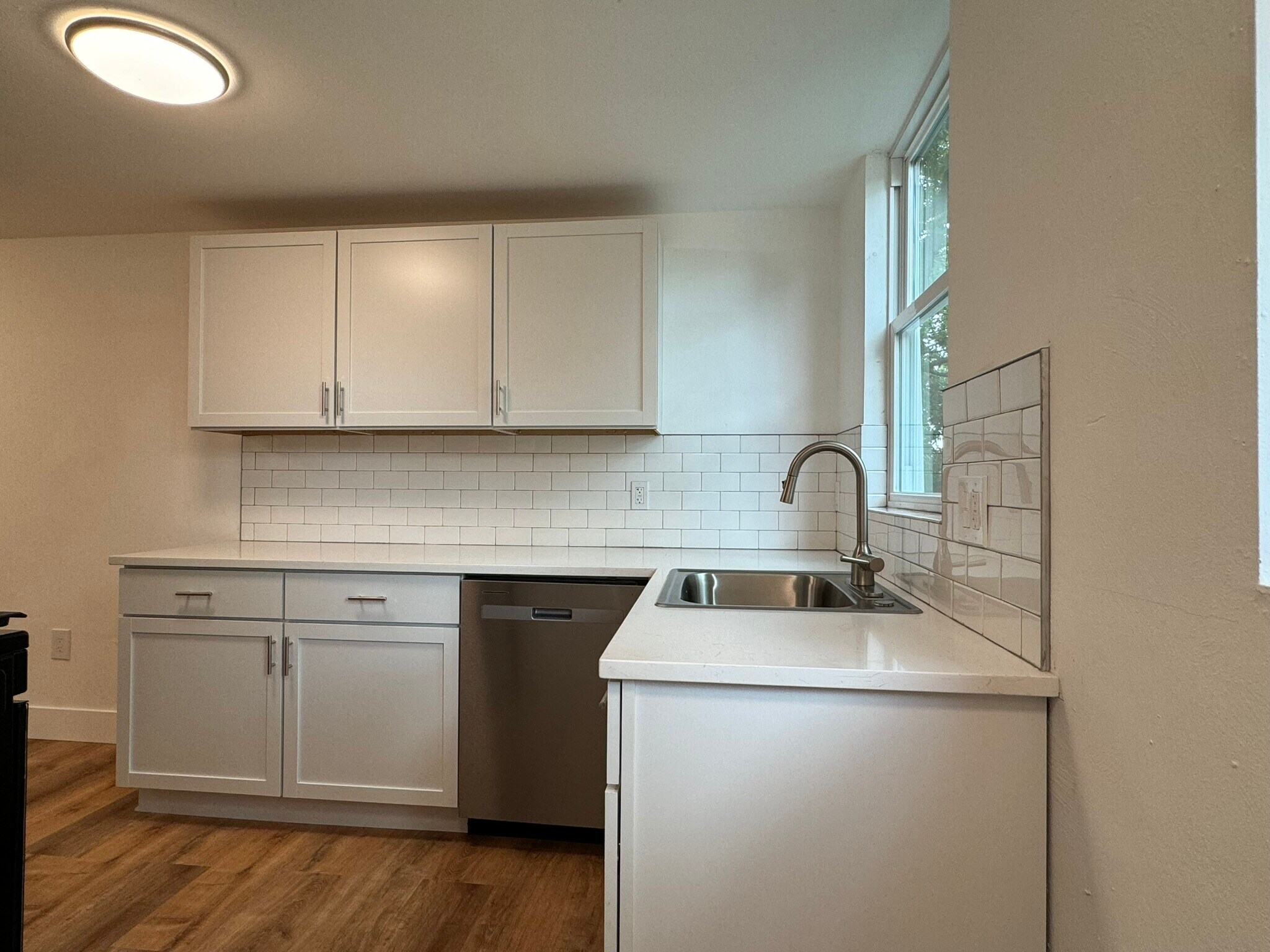 Building Photo - 225 Evergreen Ave