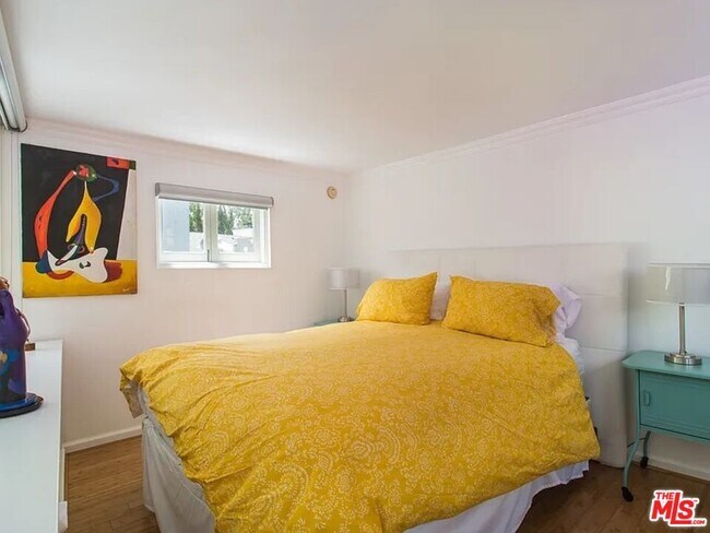 Building Photo - 8661 Clifton Wy