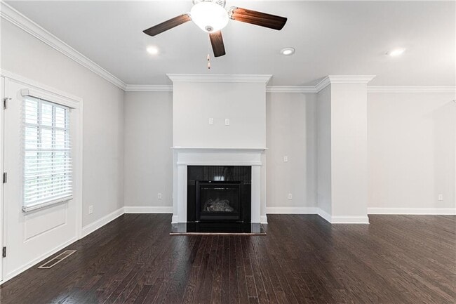 Building Photo - 3634 Via Nuova Ln