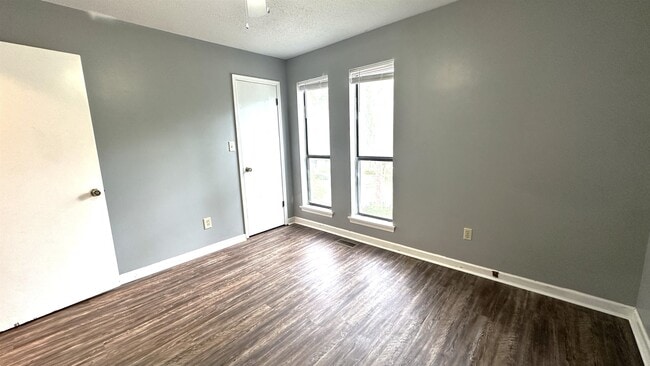 Building Photo - 3735 Donovan Dr