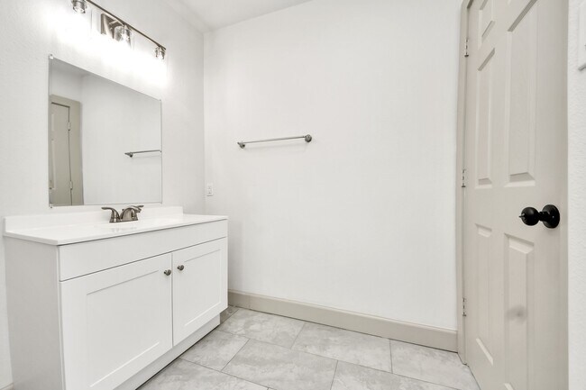 Building Photo - 2919 Rosedale St