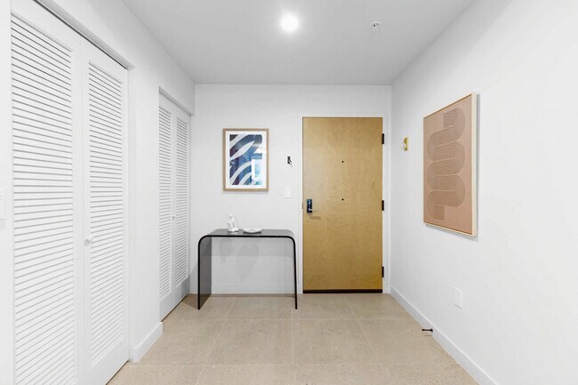 Building Photo - 11 NE 6th St