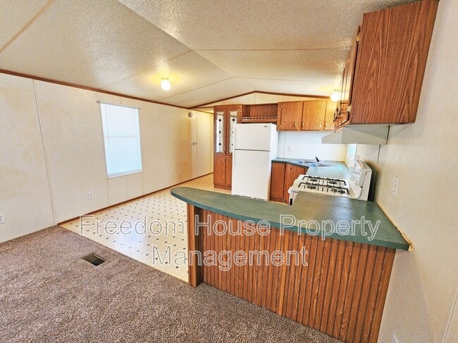 Building Photo - 3851 W Donner St