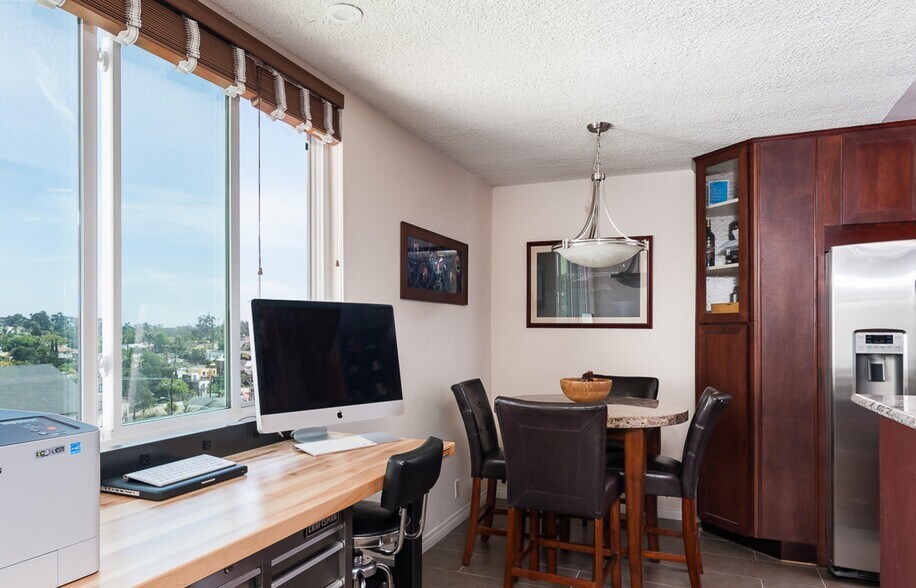 Building Photo - 1907 Robinson Ave