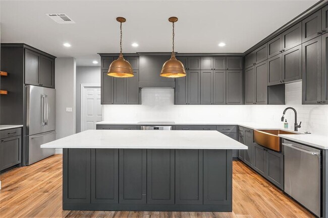 Building Photo - 408 Saddlehorn Dr