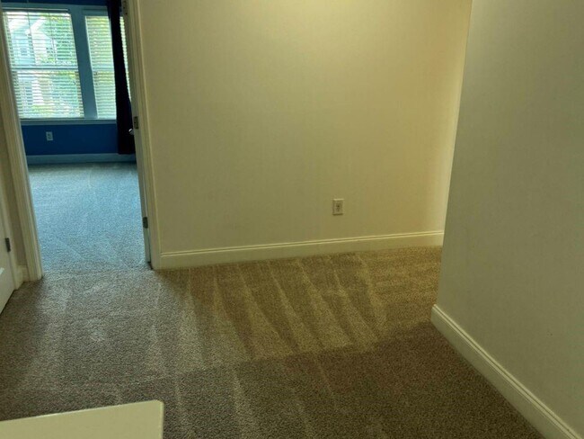 Building Photo - 760 Grove Valley Dr