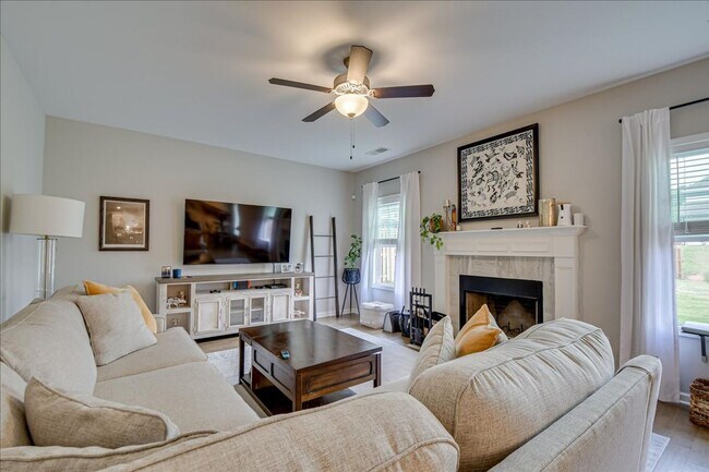 Building Photo - 211 Palisade Rdg