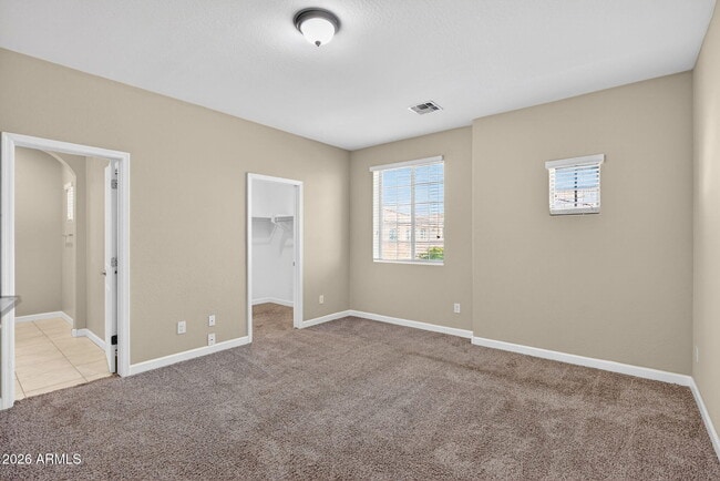 Building Photo - 1367 S Country Club Dr