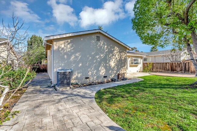 Building Photo - Wow! What a Great Home! Coming Soon!