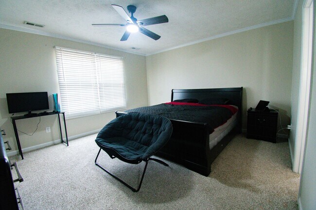 Building Photo - Coming Soon! 3 Bedroom 2.5 Bathroom- Large Fenced Yard Pets Okay!