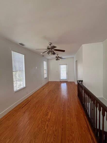 Building Photo - 216 S Edison Ave