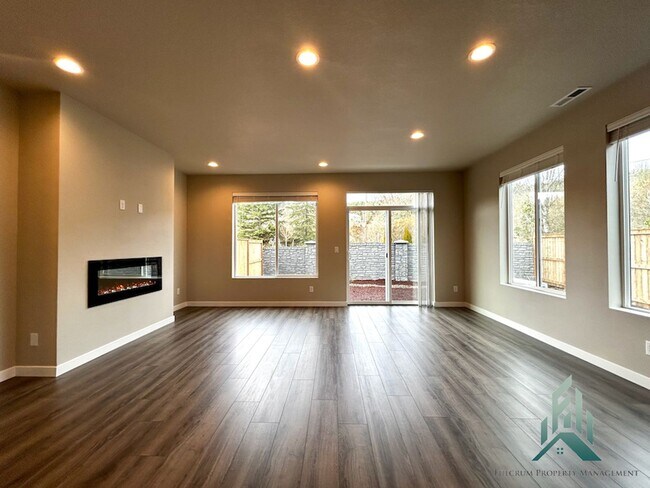 Building Photo - 5905 NW Torchcrest Pl