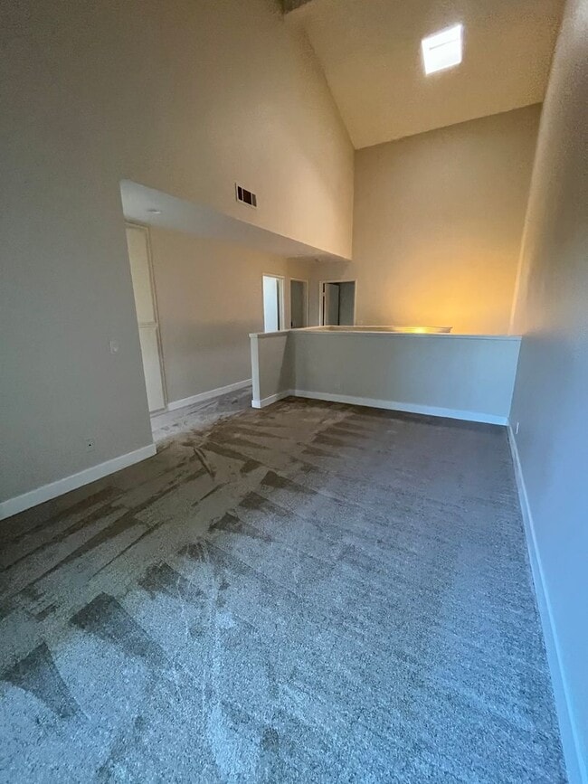 Building Photo - Light-Filled Living on a Peaceful Cul-De-Sac