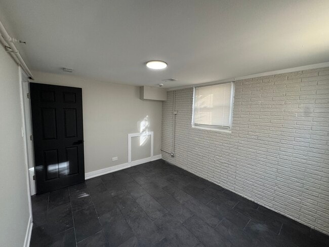 Building Photo - 22220 Brookwood Dr