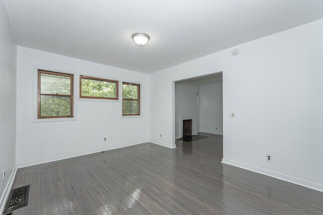 Building Photo - 639 Probasco St