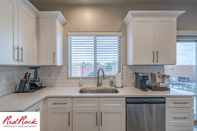 Building Photo - 711 S Malorie Wy
