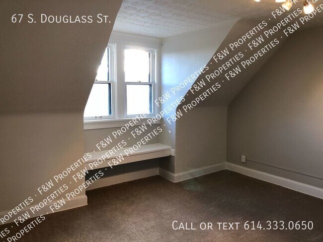 Building Photo - 67 S Douglass St