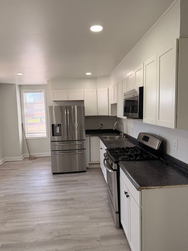 Building Photo - 328 Pattison St