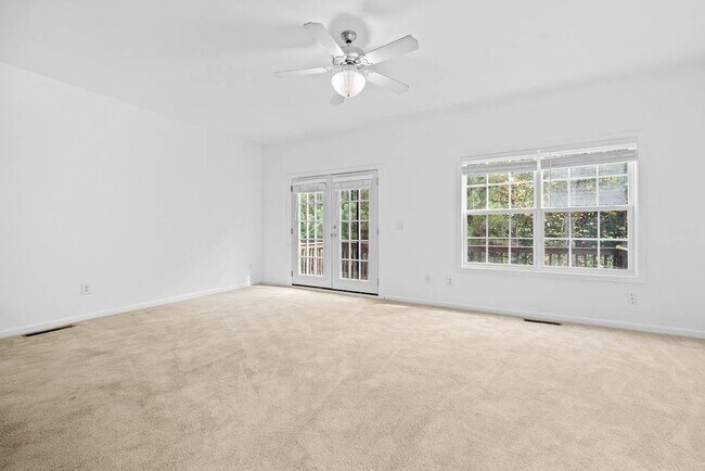 Building Photo - 2677 Cedar Dr