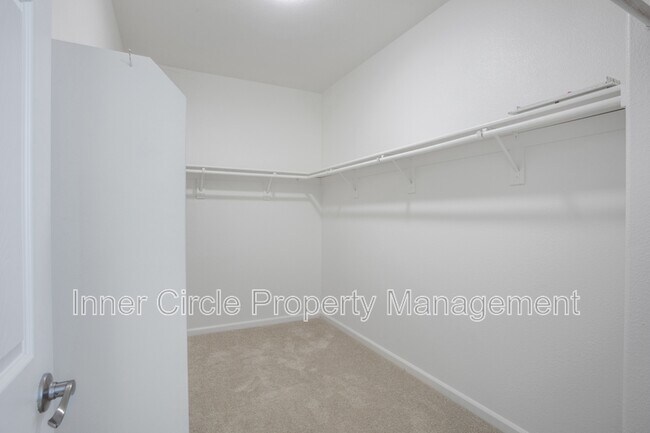 Building Photo - 5560 McFarlan Ranch Dr