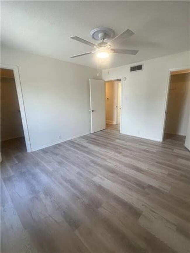 Building Photo - 3320 N Arnoult Rd