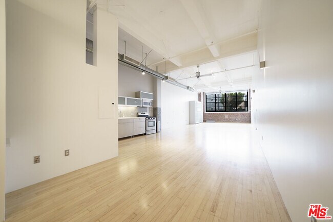 Building Photo - 1850 Industrial St