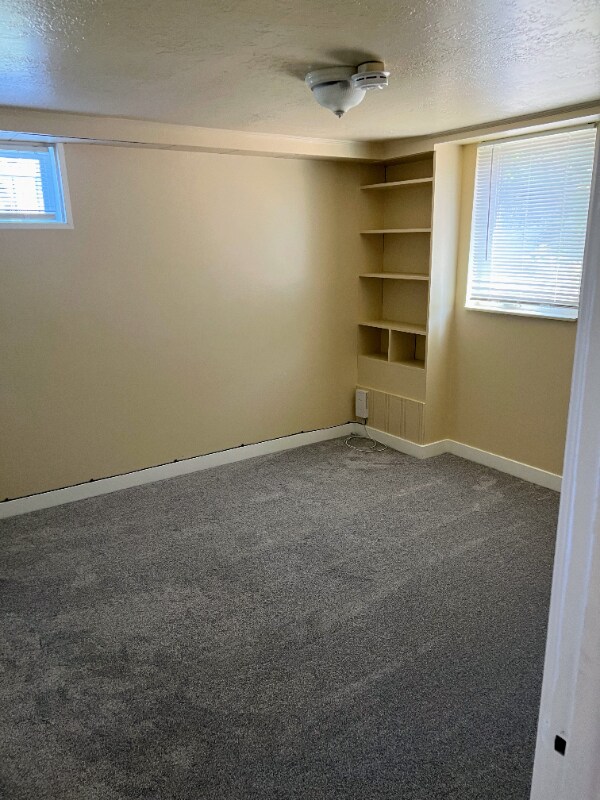 Building Photo - 1876 S Roberta St