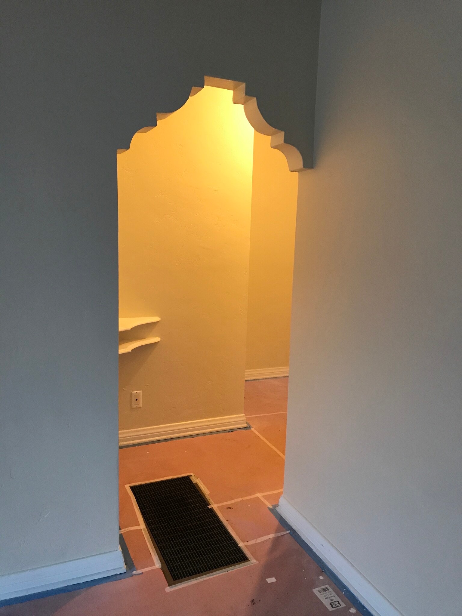 Hallway and linen closet - 2581 Amherst Ave