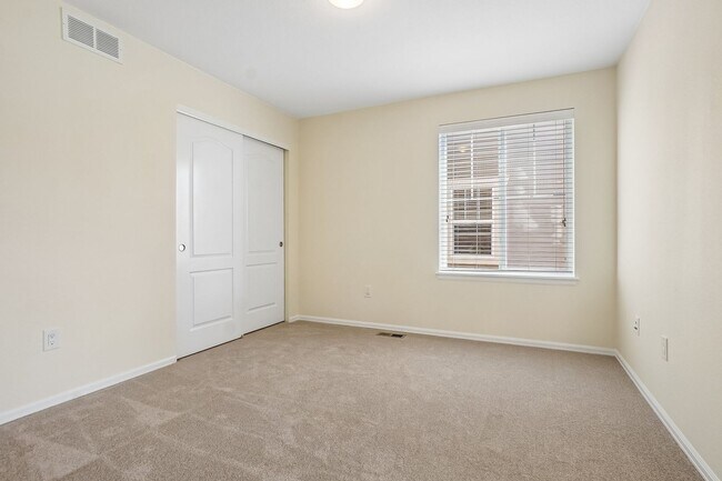 Building Photo - Luxurious Living: 2,367 Sq Ft Home with 4 Baths in Prime Location