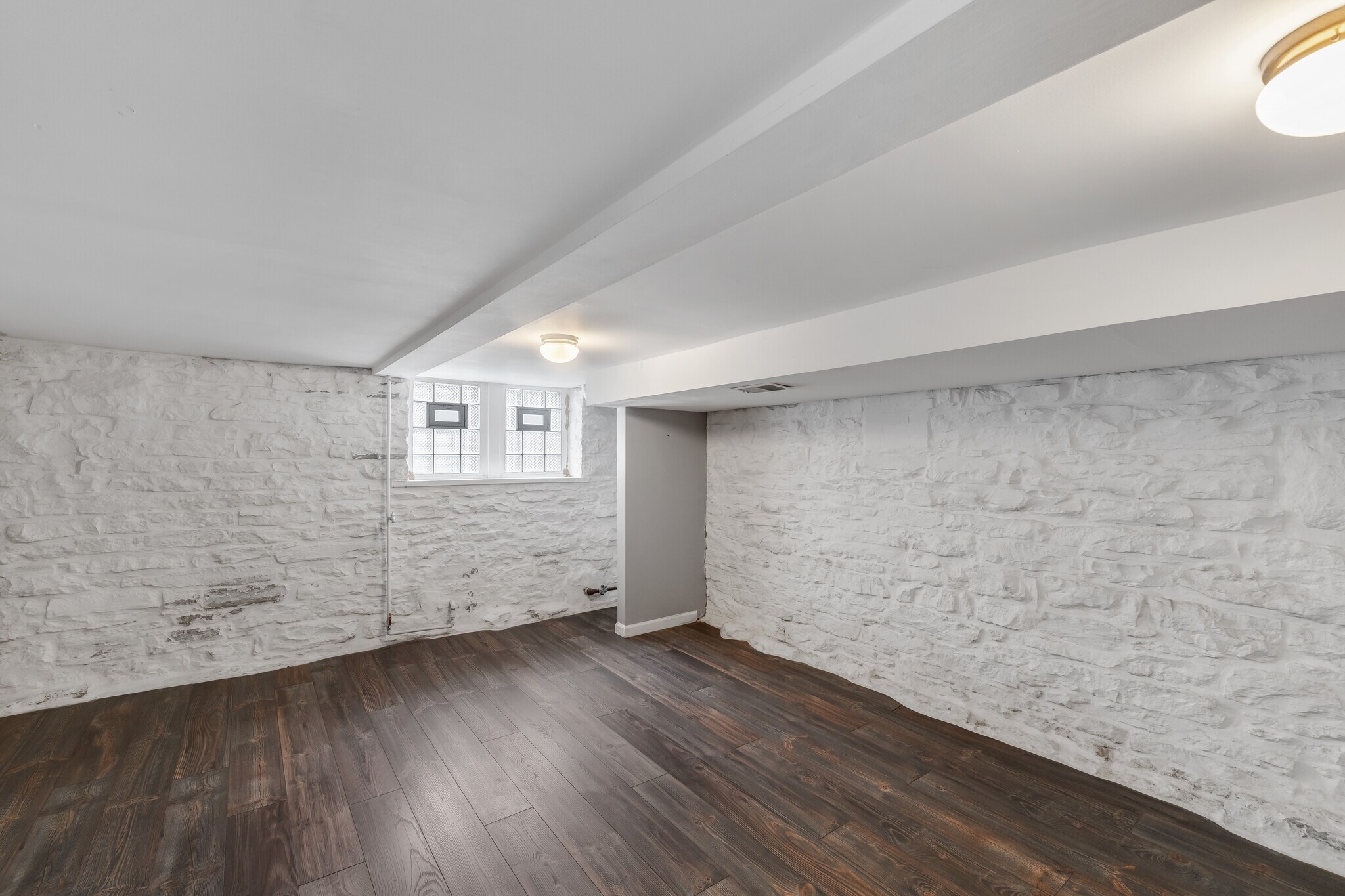 Building Photo - 4066 Phillips Ave