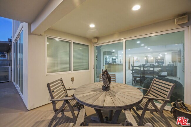 Building Photo - 1005 Ocean Dr