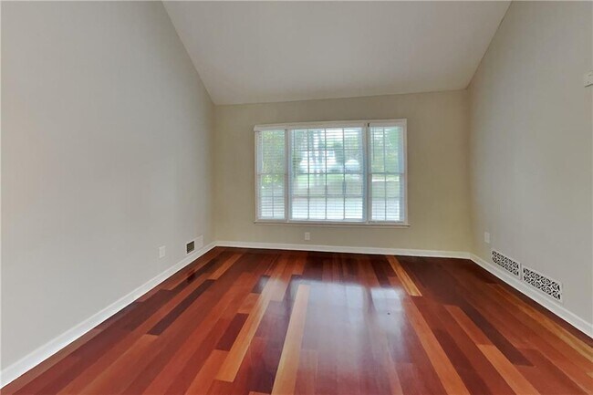 Building Photo - 2916 Sope Creek Dr