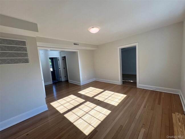 Building Photo - 14-30-30 160th St