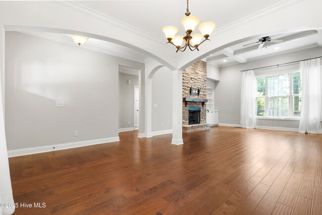 Building Photo - 585 Herons Brook Dr