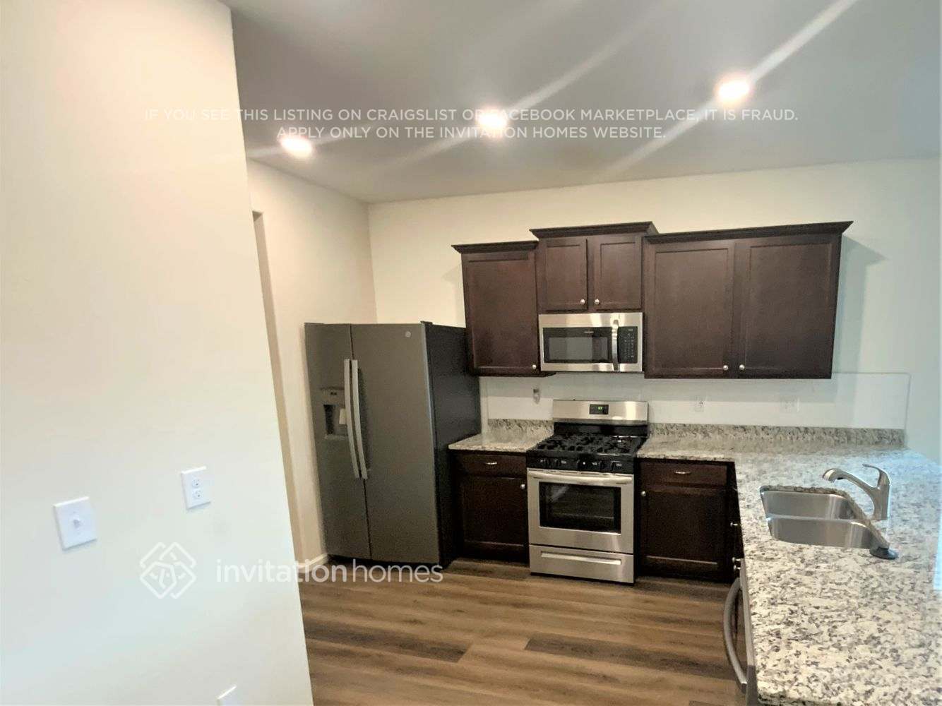 Building Photo - 6158 Meadowbank Ln