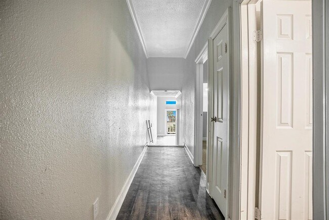 Building Photo - 7820 Seawall Blvd