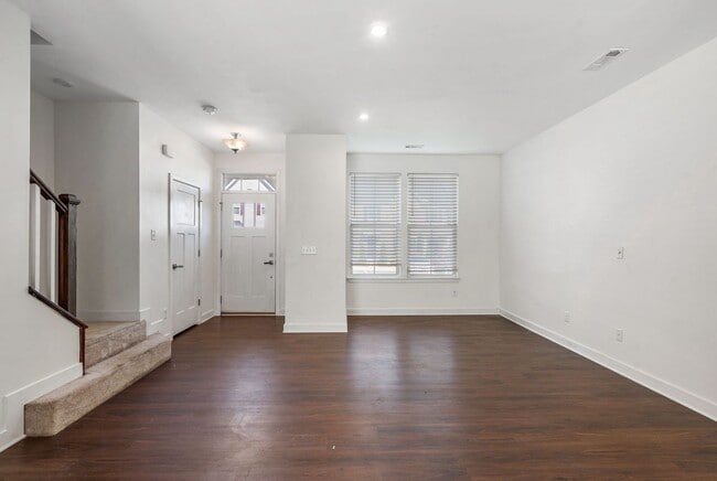 Building Photo - 4316 Summercrest Blvd