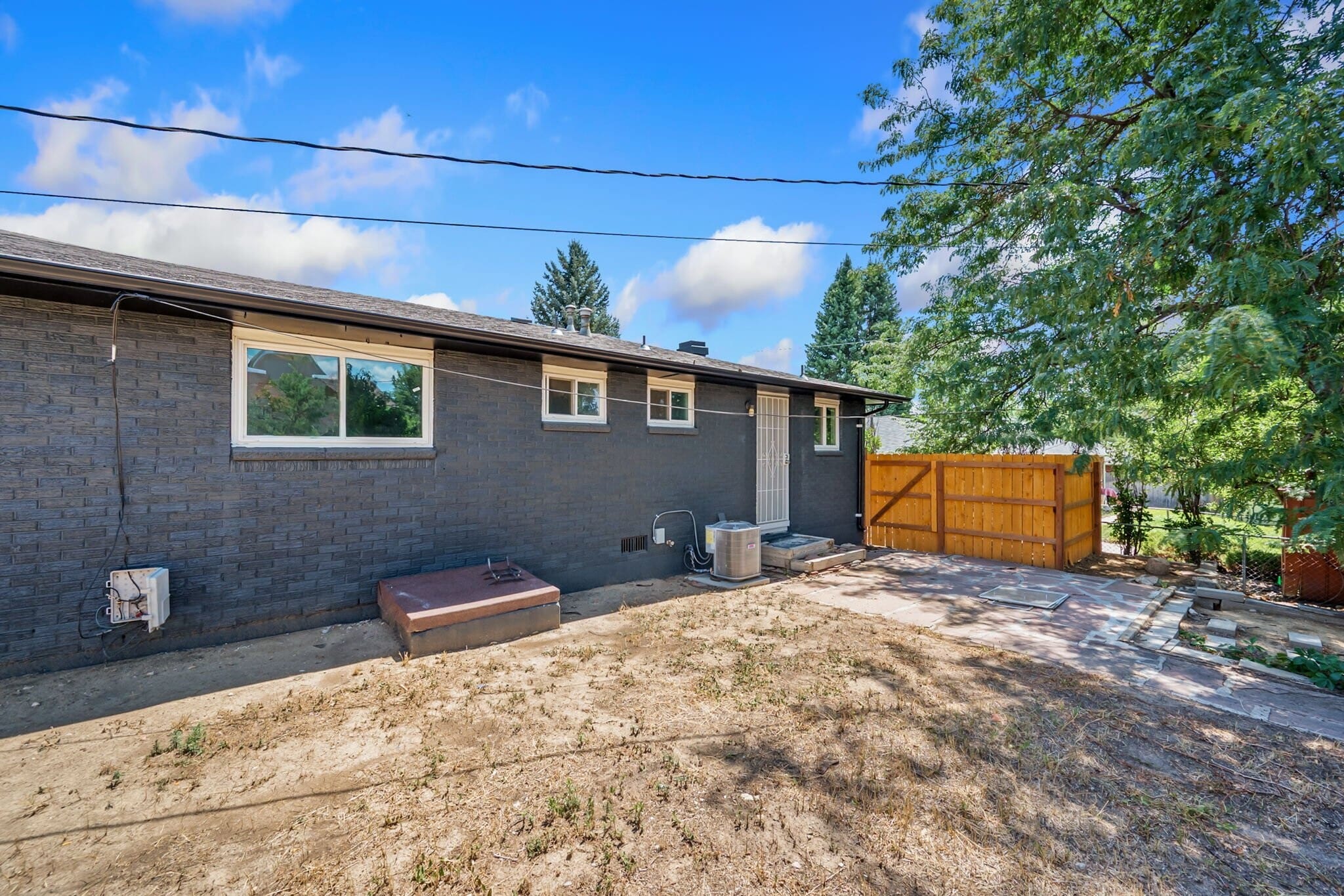 Building Photo - 1641 Lashley St