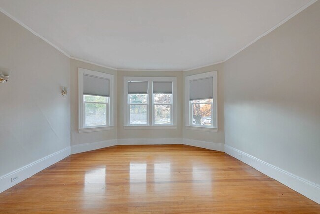 Building Photo - 380 Arborway