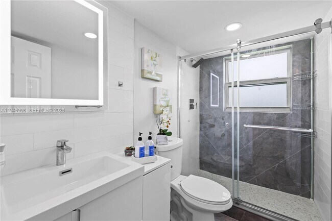 Building Photo - 2661 S Course Dr