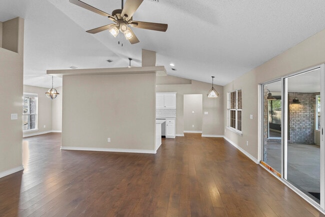 Building Photo - 1895 Everglades Dr