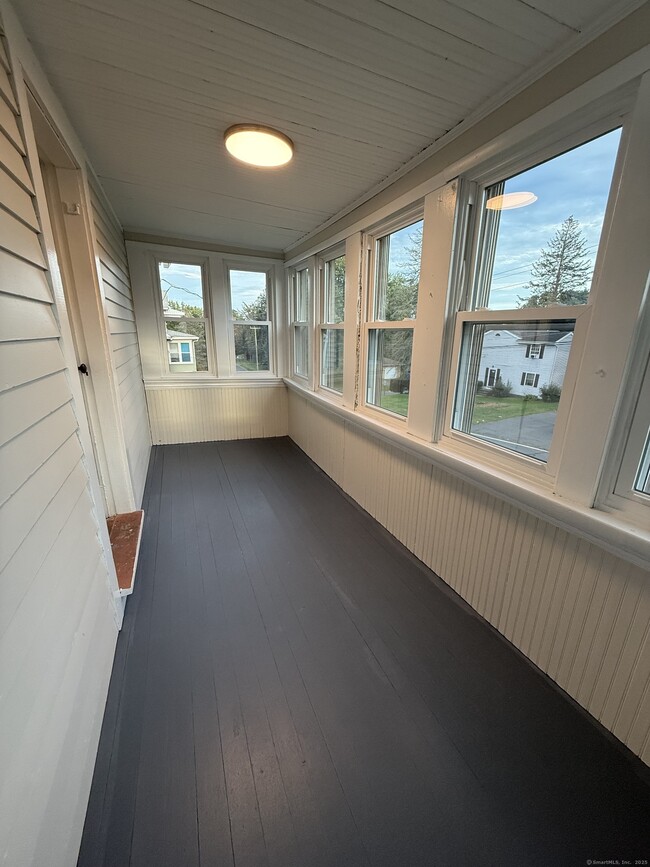 Building Photo - 820 Burbank Ave